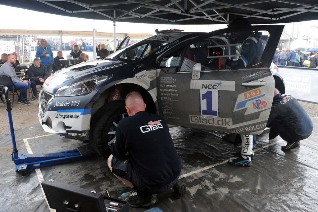 Glad Sports mekanikere leverede en klasseindsats, da fejlen skulle findes på teamets Peugeot 208 T16 R5